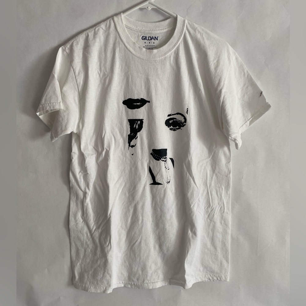 White T-shirt with graphic